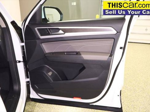 Used 2022 Volkswagen Atlas SE FWD image 35