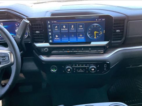 Used 2024 Chevrolet Silverado 1500 LT AWD/4WD image 7