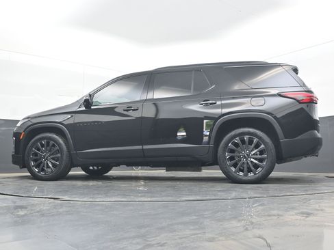 Used 2022 Chevrolet Traverse RS FWD image 25