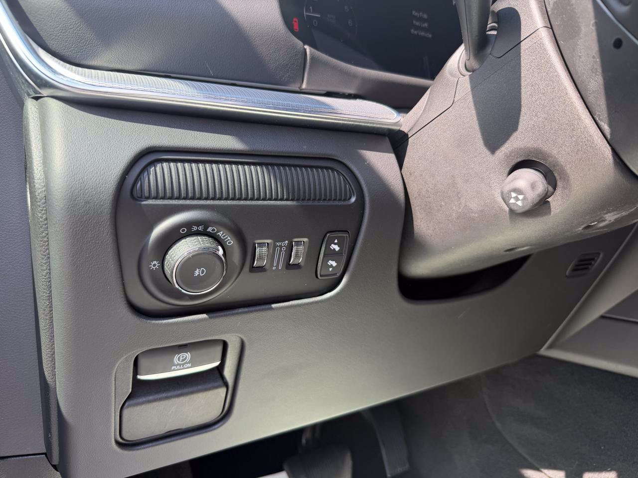Used 2023 Jeep Grand Wagoneer Series II AWD/4WD image 26