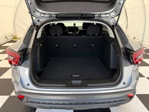 New 2026 Chevrolet Trax LS w/ LS Convenience Package FWD image 4