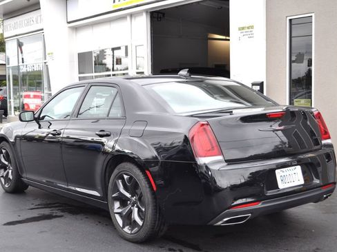 Used 2023 Chrysler 300 S w/ Comfort Group image 5