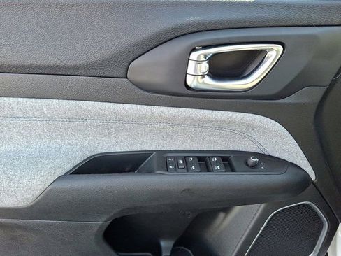 Certified 2022 Jeep Compass Latitude image 16