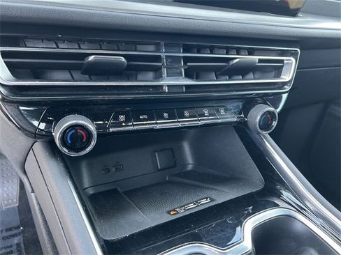 Certified 2025 Chevrolet Traverse LT image 16