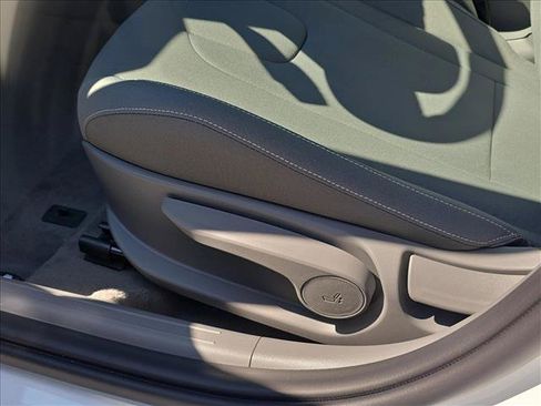 New 2026 Hyundai Elantra SEL Sport Premium FWD image 5
