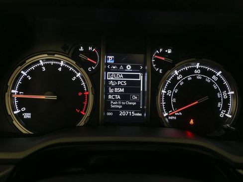 Used 2023 Toyota 4Runner TRD Off-Road Premium w/ Off Road Premium Plus Package AWD/4WD image 38
