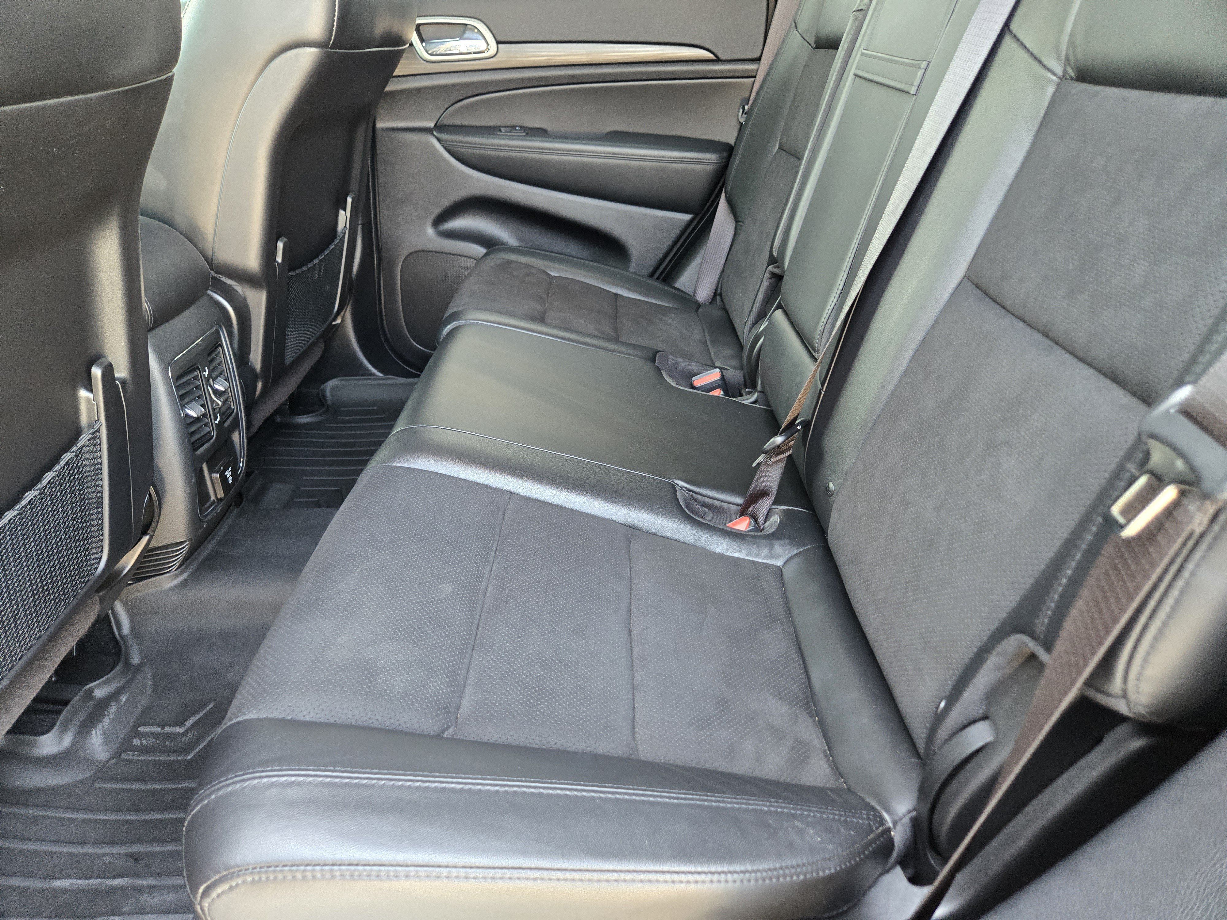 Certified 2021 Jeep Grand Cherokee Laredo X AWD/4WD image 28
