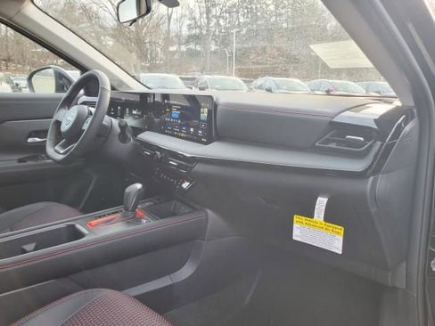 New 2026 Nissan Kicks SR image 12