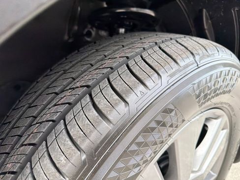 New 2026 Nissan Pathfinder SV image 12