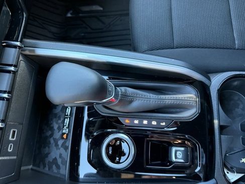 Certified 2024 Chevrolet Colorado LT w/ LT Convenience Package II image 24