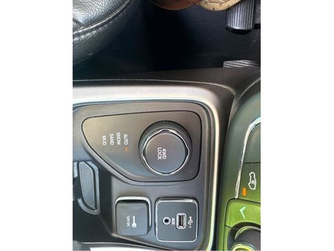 Used 2021 Jeep Compass Latitude w/ Sun and Sound Group AWD/4WD image 15