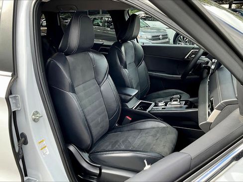 Used 2023 Mitsubishi Outlander SE image 7