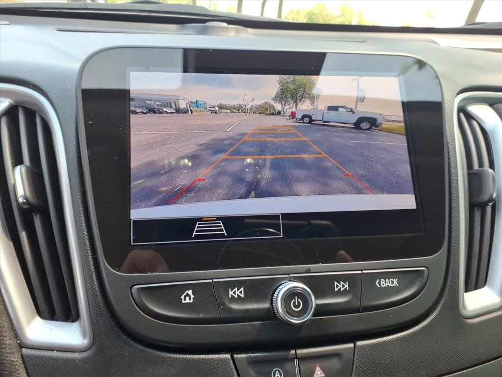 Used 2025 Chevrolet Malibu LT FWD image 10