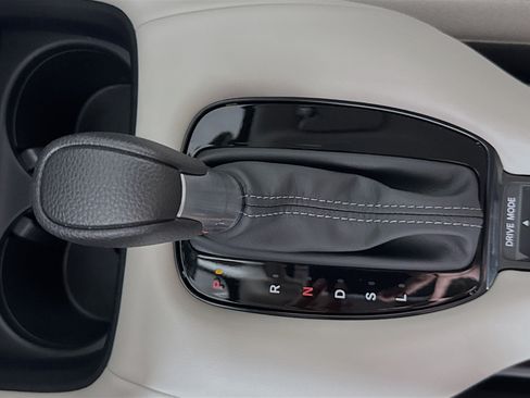 Certified 2026 Honda HR-V LX image 19