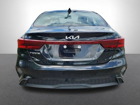 Used 2024 Kia Forte LXS w/ LXS Technology Package FWD image 4