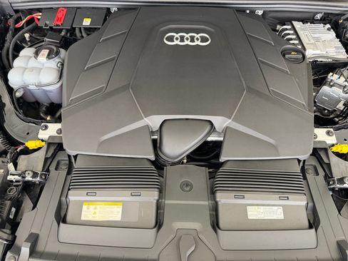 Used 2025 Audi Q7 3.0T Premium Plus w/ Premium Plus Package AWD/4WD image 28