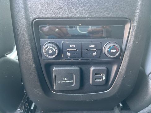 Used 2024 Buick Enclave Premium image 19