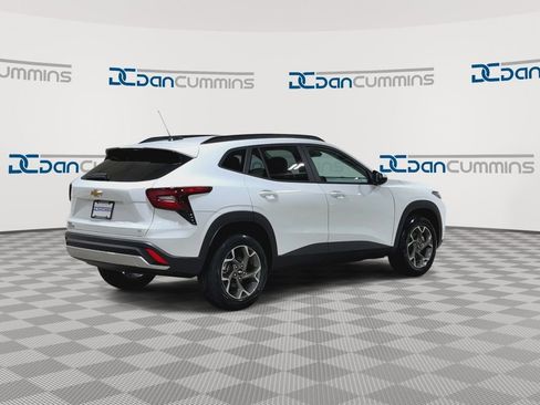 New 2026 Chevrolet Trax LT w/ LT Convenience Package image 9