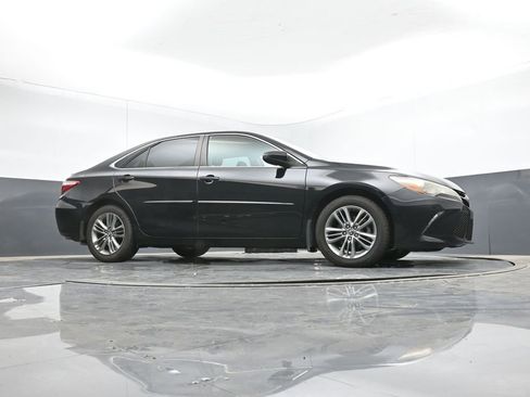 Used 2015 Toyota Camry SE image 39