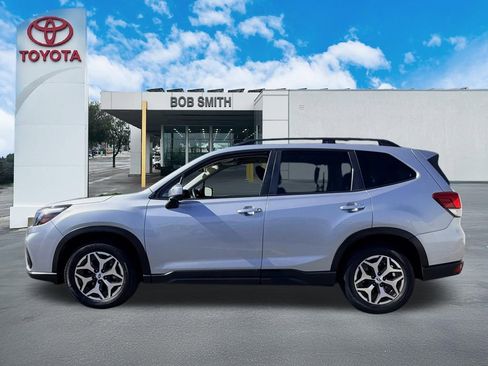 Used 2020 Subaru Forester Premium image 9