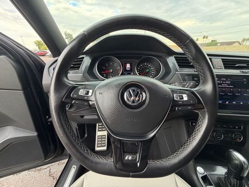 Used 2021 Volkswagen Tiguan SEL AWD/4WD image 10