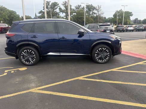Used 2026 Nissan Rogue Platinum w/ Platinum Premium Package AWD/4WD image 4