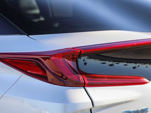 Used 2021 Toyota Prius Prime XLE image 9