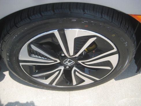 Used 2017 Honda Civic EX-L image 9