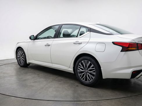 Used 2025 Nissan Altima 2.5 SV image 6