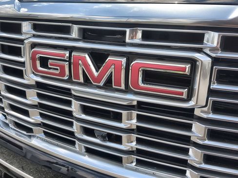 New 2026 GMC Yukon Denali w/ Sun & Power Step Package RWD image 32