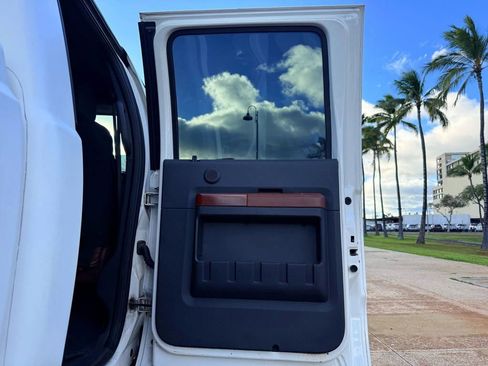 Used 2013 Ford F250 King Ranch w/ King Ranch w/Chrome Pkg image 16