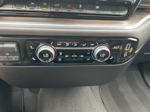Used 2025 GMC Sierra 1500 SLT AWD/4WD image 25