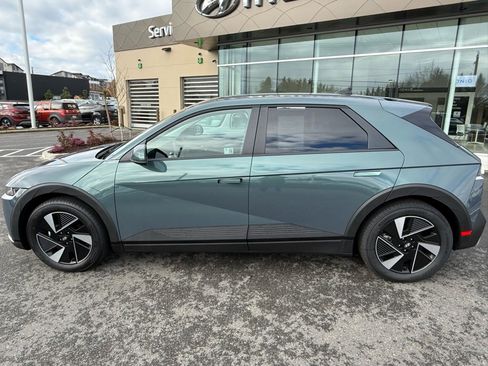 Certified 2025 Hyundai Ioniq 5 SE image 2