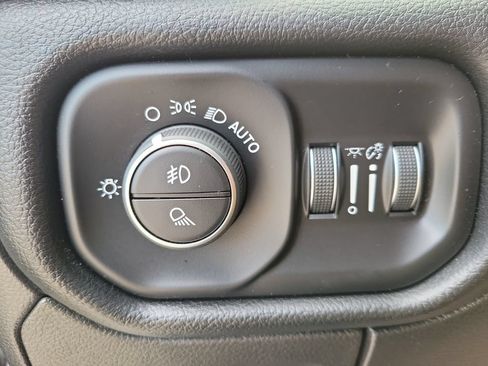 Used 2019 RAM 1500 Big Horn AWD/4WD image 22