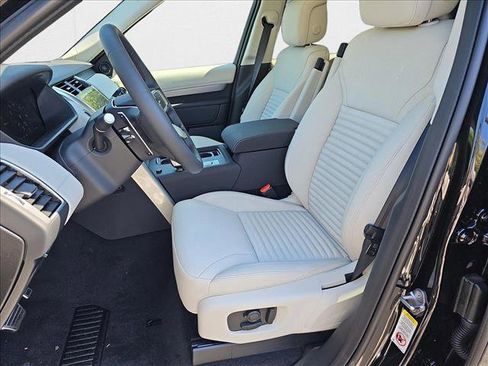 New 2025 Land Rover Discovery Dynamic SE AWD/4WD image 15