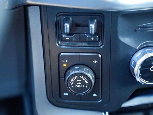 Used 2022 Ford F150 Lariat w/ Equipment Group 502A High image 39