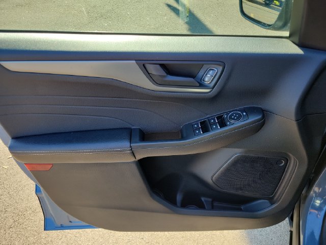 Certified 2023 Ford Escape Active AWD/4WD image 12