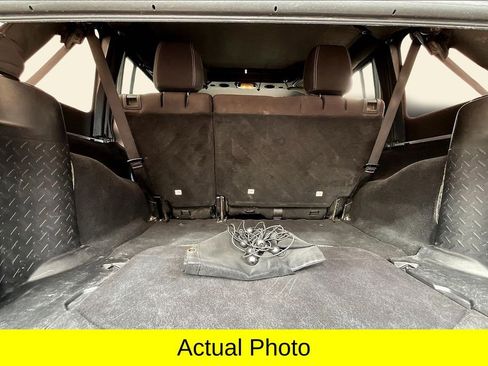 Used 2016 Jeep Wrangler Unlimited Sahara w/ Connectivity Group image 29