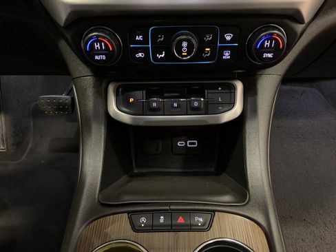 Used 2020 GMC Acadia SLE image 36