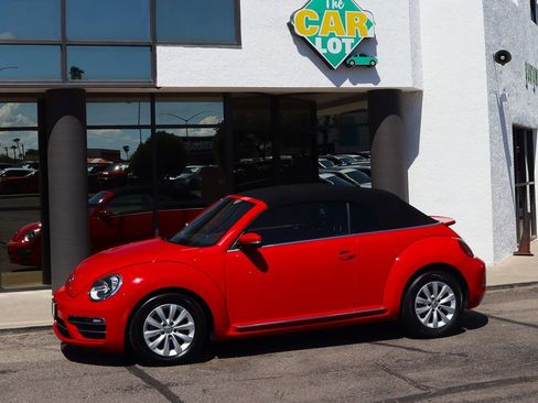 Used 2018 Volkswagen Beetle 2.0T SE image 7