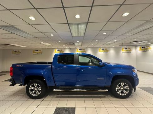Used 2019 Chevrolet Colorado Z71 AWD/4WD image 3