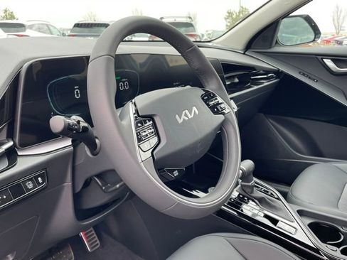 New 2025 Kia Niro EX Touring image 10