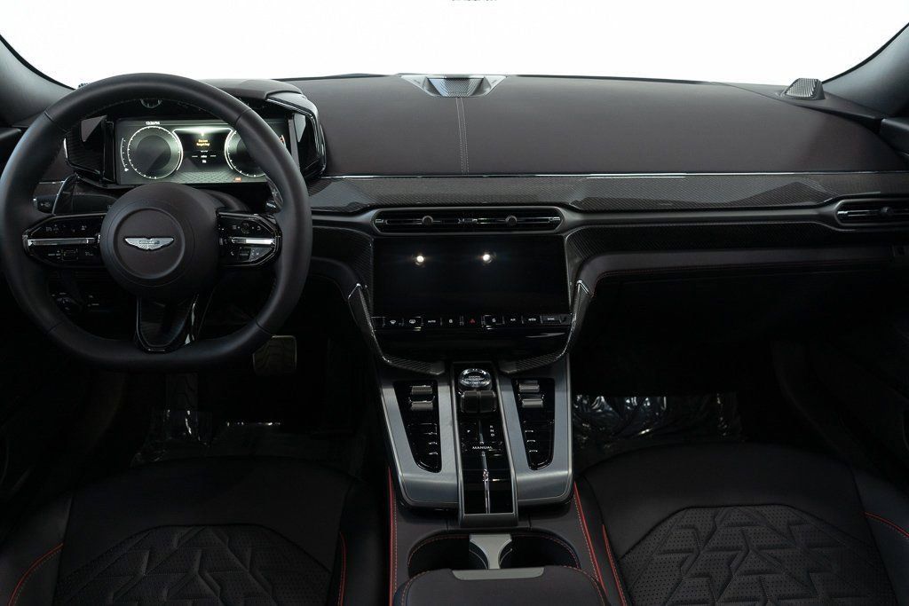 Used 2025 Aston Martin Vanquish RWD image 22