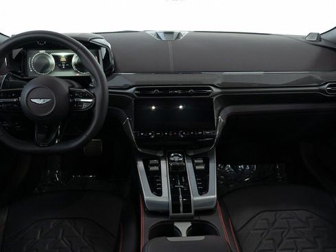 Used 2025 Aston Martin Vanquish RWD image 22