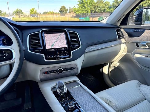 Used 2024 Volvo XC90 T8 Ultimate w/ Protection Package Premier AWD/4WD image 9