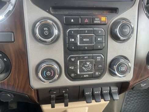 Used 2016 Ford F250 Lariat w/ Lariat Interior Package image 47