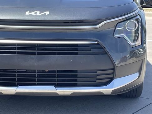 Used 2025 Kia Niro LX FWD image 8