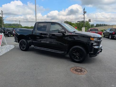Used 2020 Chevrolet Silverado 1500 Custom Trail Boss w/ Custom Convenience Package AWD/4WD image 3