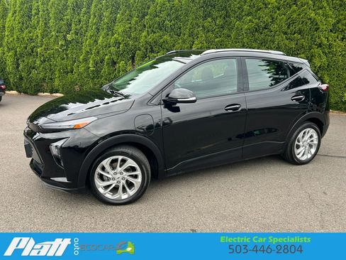 Used 2023 Chevrolet Bolt EUV LT w/ Driver Confidence Package FWD image 2