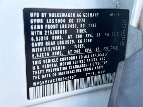 Used 2017 Volkswagen Tiguan S image 25